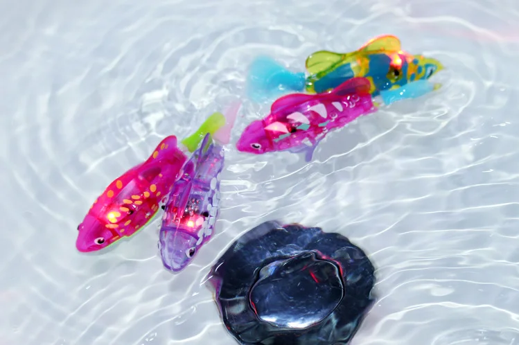 5Pcs Swimming Robot Fish with LED Light